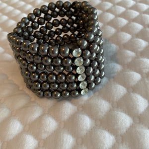 Women’s beaded dark gray color and rhinestone beads stretchable band. NWOT